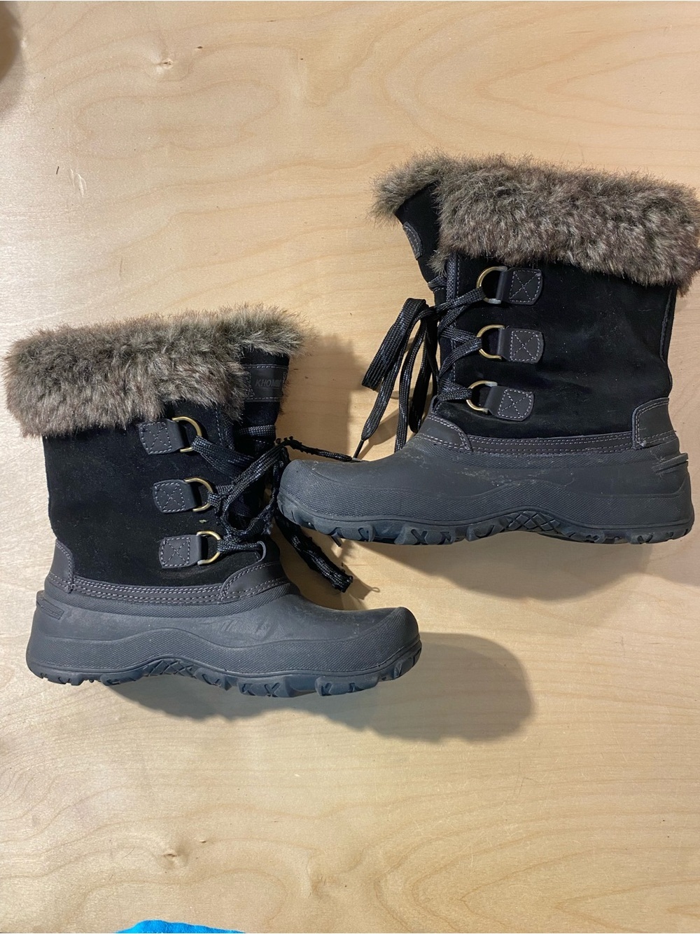 Khombu Black Faux Fur Trim Winter Boots 10